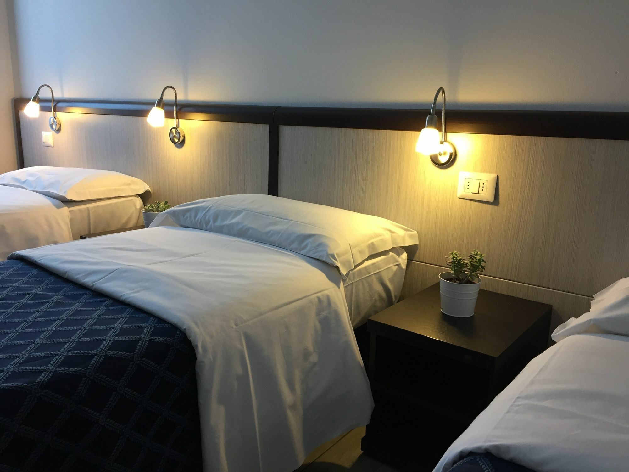 Av Hotel Milano Ngoại thất bức ảnh