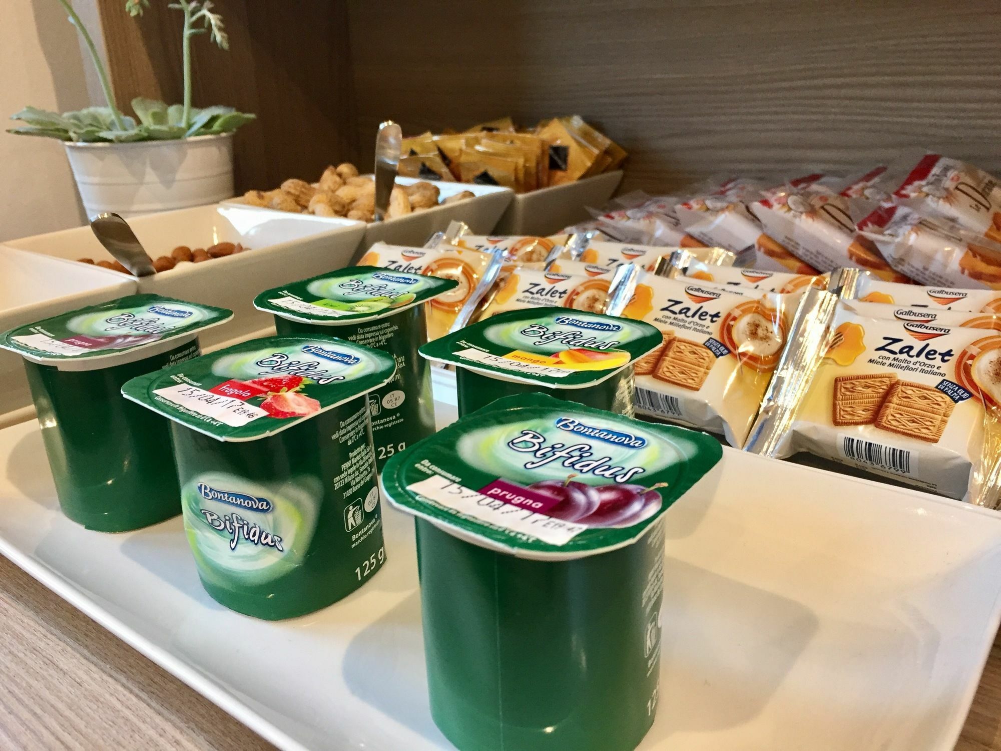 Av Hotel Milano Ngoại thất bức ảnh